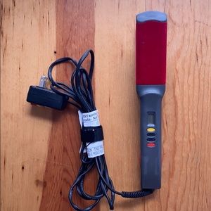 CHI ceramic 1.5in hair straightener